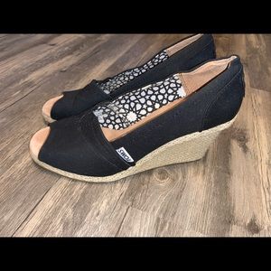 Toms Espadrille Black Wedge Size 7.5